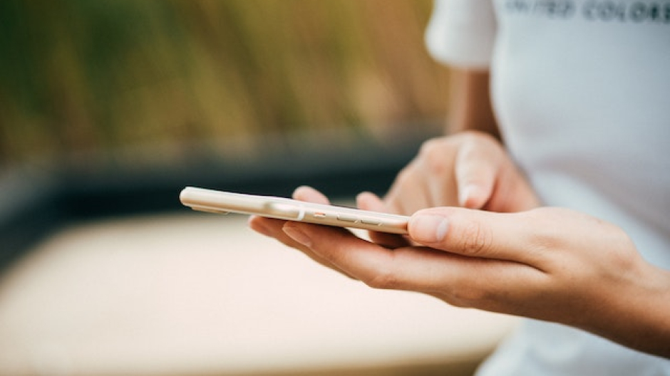 Arona, attenzione a falsi sms su infrazioni stradali o pagamenti del Comune